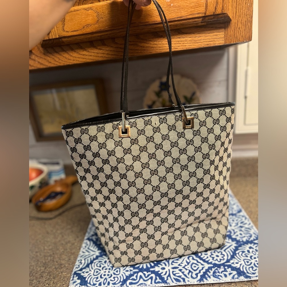 Gucci tote bag